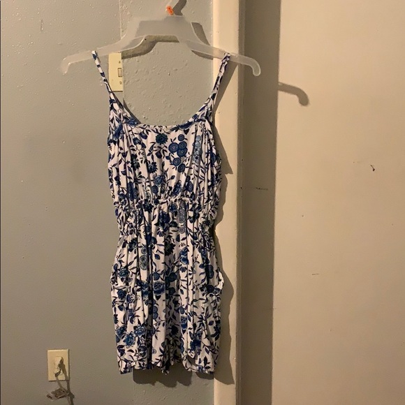 Shorts romper - Picture 2 of 2